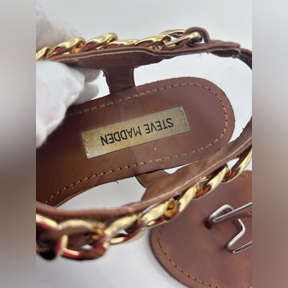 Women's Steve Madden Caramel Thong Sandals Gold Chain Accent Size 7 Pull On - Picture 9 of 10